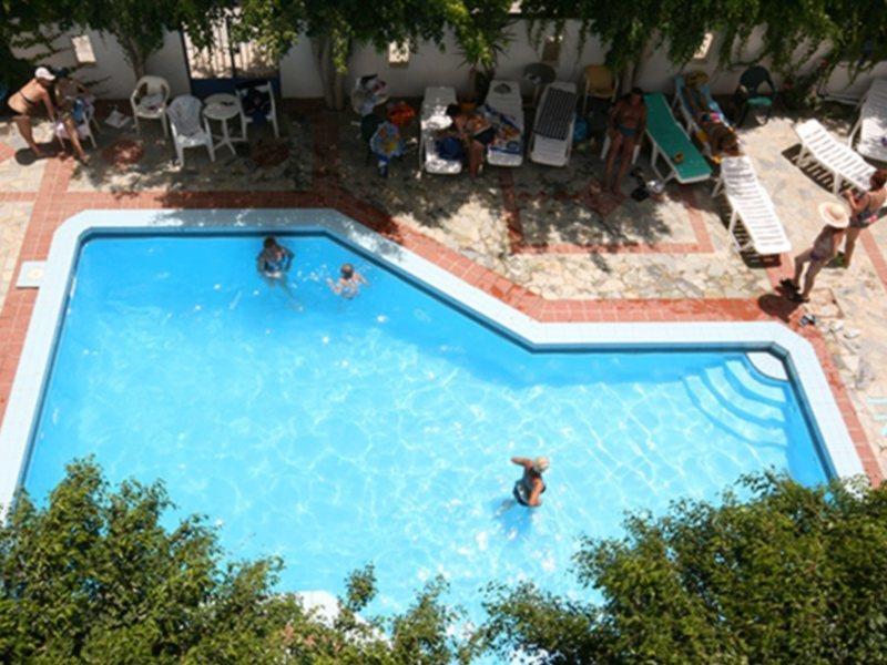 הרסוניסוס Hotel Iro מראה חיצוני תמונה