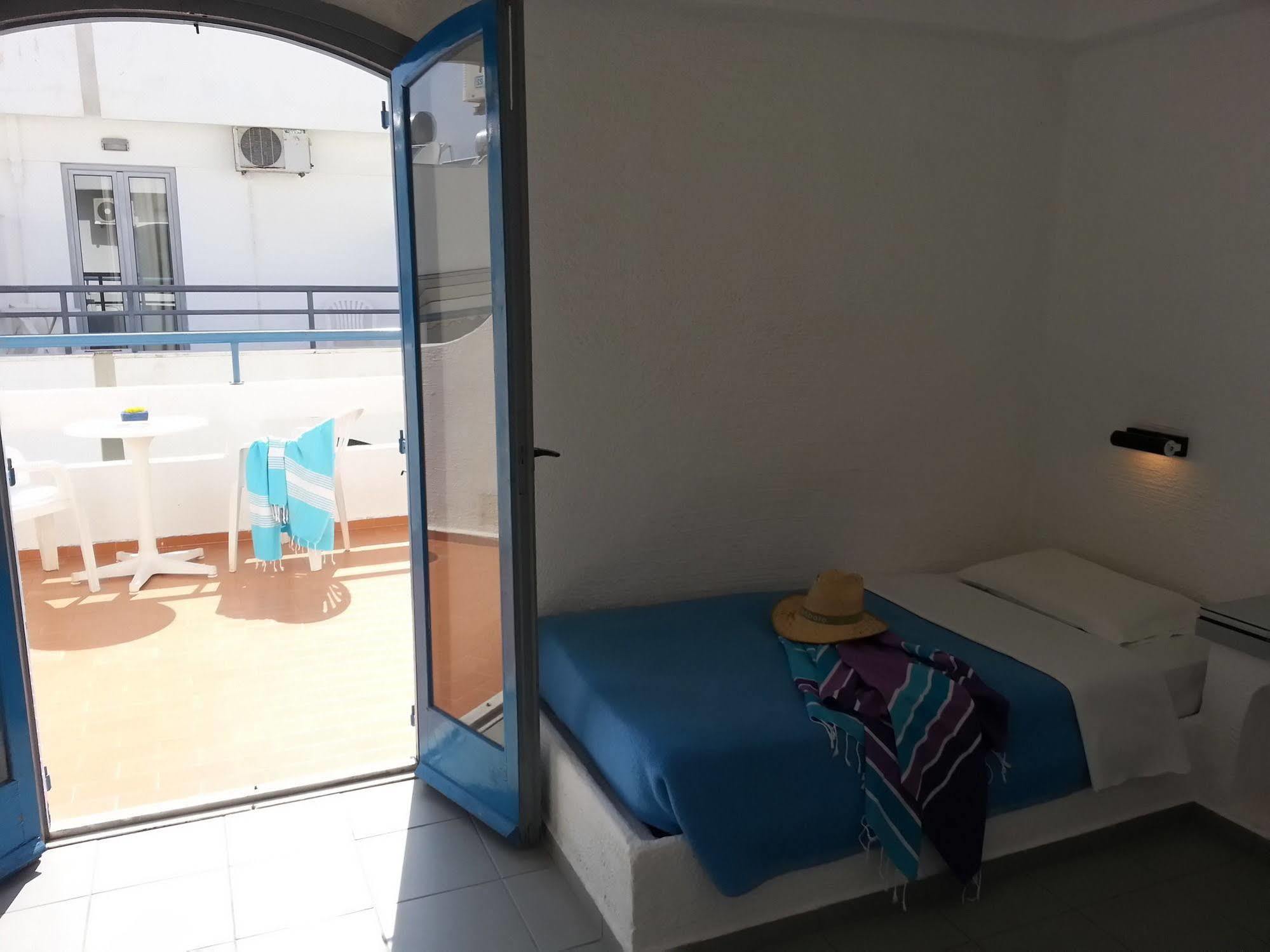 הרסוניסוס Hotel Iro מראה חיצוני תמונה