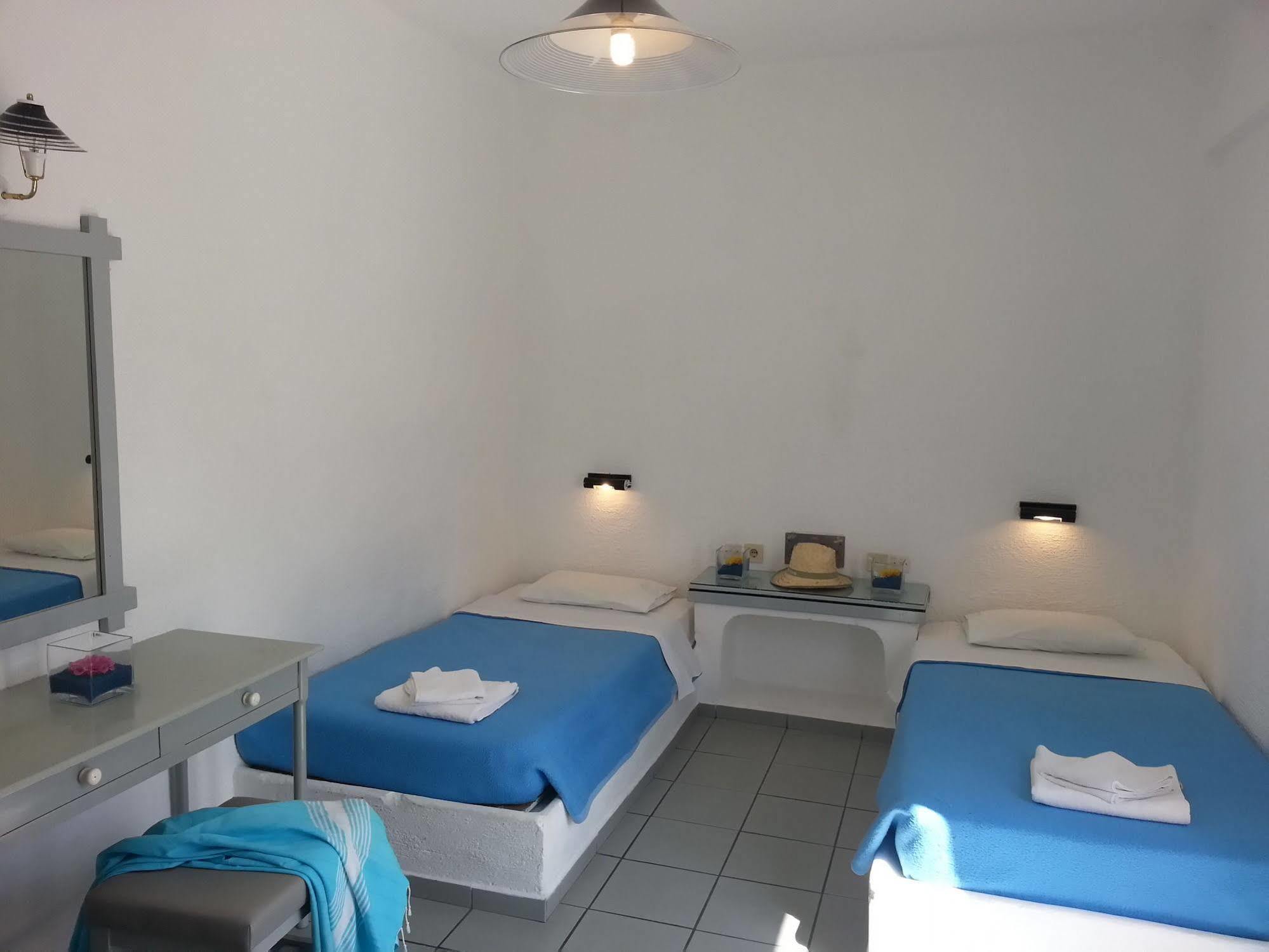 הרסוניסוס Hotel Iro מראה חיצוני תמונה