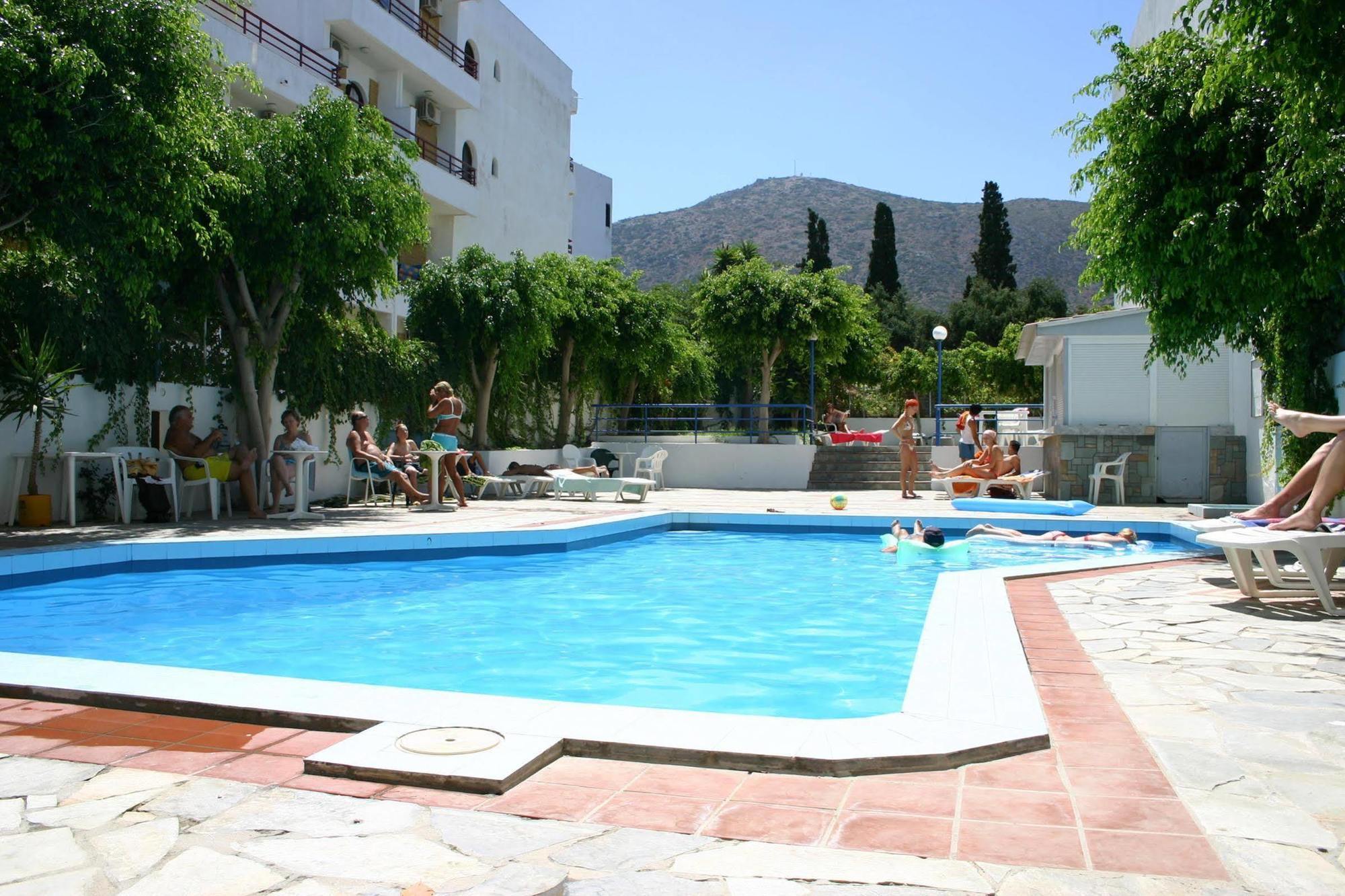 הרסוניסוס Hotel Iro מראה חיצוני תמונה