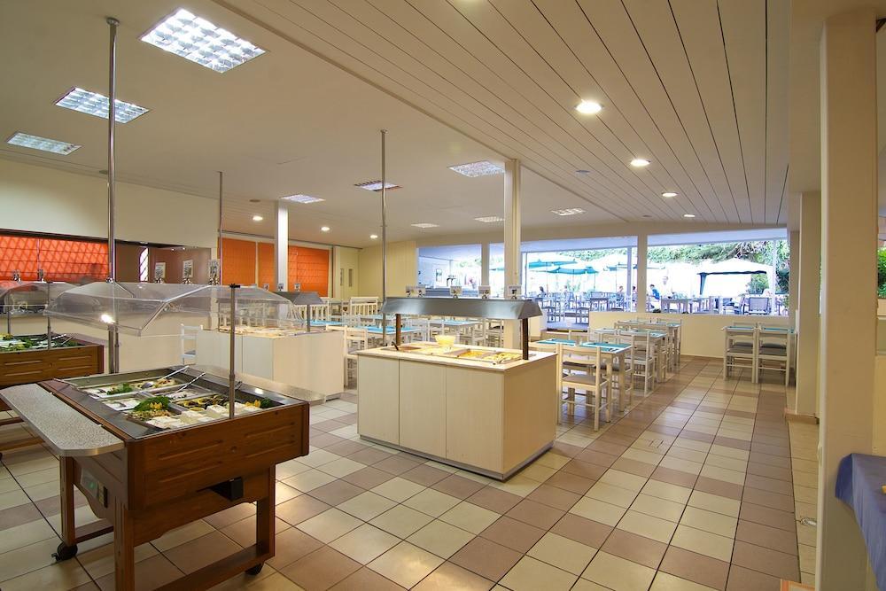 הרסוניסוס Hotel Iro מראה חיצוני תמונה